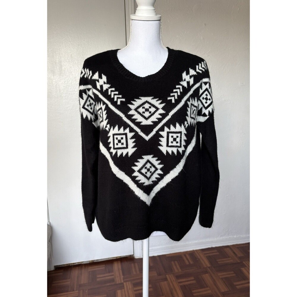 Forever 21 Women’s Black & White Relaxed Fit Aztec Print Knit Sweater Size Small